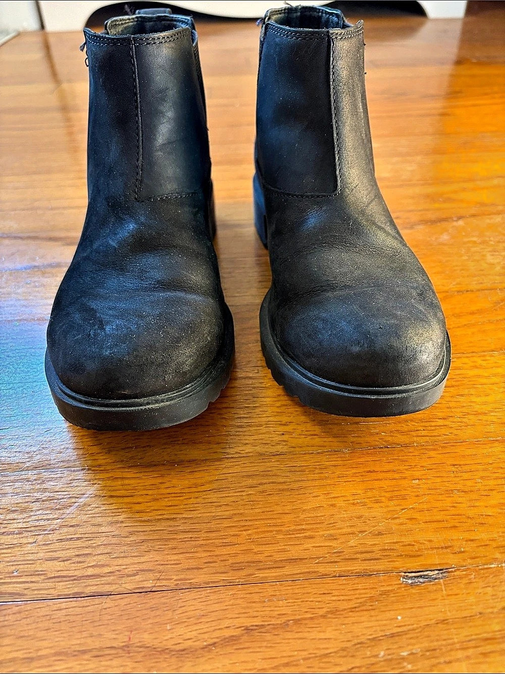 Sorel womens waterproof Emelie II chelsea boot. Size 7.5